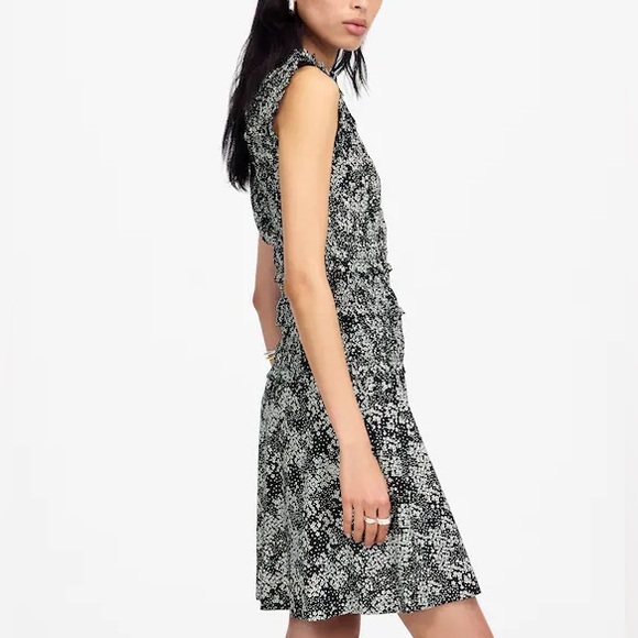 MADEWELL Smocked Crewneck Mini Dress in Floral Harper Floral Black White - Picture 3 of 11